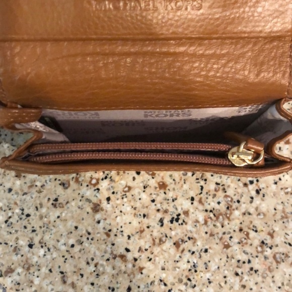 Michael Kores Wallet Keychain - Picture 3 of 5